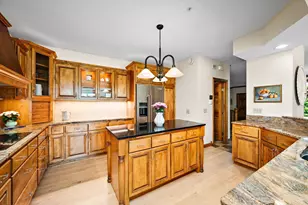 101 Willoughby Way E, Minnetonka, MN 55305 - Photo 18