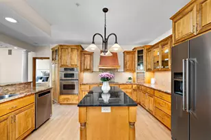101 Willoughby Way E, Minnetonka, MN 55305 - Photo 18