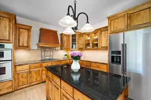 101 Willoughby Way E, Minnetonka, MN 55305 - Photo 22