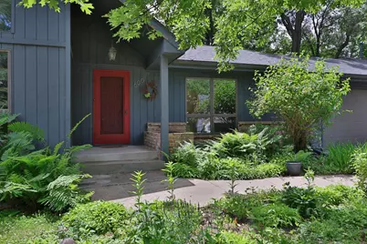 500 Robert Court, Mahtomedi, MN 55115 - Photo 2