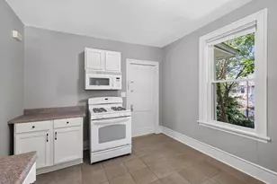 757 Laurel Ave, Saint Paul, MN 55104 - Photo 32