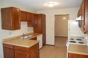 5201 Balmoral Ln, Bloomington, MN 55437 - Photo 6