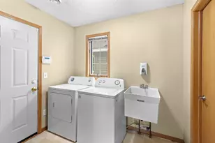 6543 Riverwood Ln, Brooklyn Center, MN 55430 - Photo 22