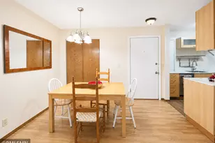 26 10th Street W, Saint Paul, MN 55102 - Photo 1