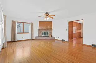 1244 Skillman Ave W, Roseville, MN 55113 - Photo 2