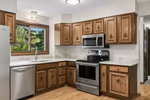 13720 Oakland Dr, Burnsville, MN 55337 - Photo 14