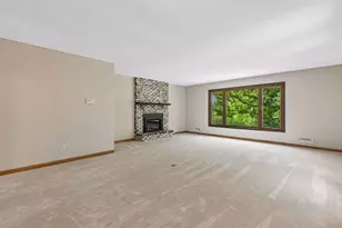 13720 Oakland Dr, Burnsville, MN 55337 - Photo 10