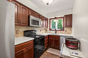 357 Belvidere St E, Saint Paul, MN 55107 - Photo 6