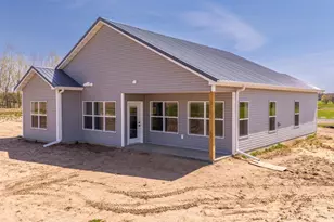 2429 County Line Ave, New Richmond, WI 54017 - Photo 4