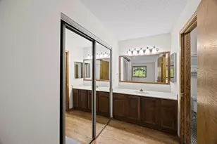 12605 Sherwood Pl, Minnetonka, MN 55305 - Photo 20
