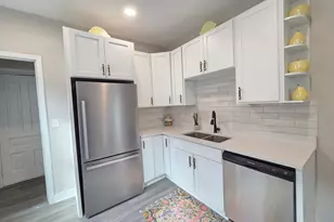 1323 Lincoln Ave, Saint Paul, MN 55105 - Photo 14