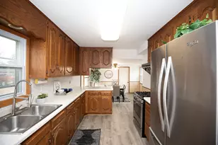 185 49th Ave NE, Fridley, MN 55421 - Photo 4