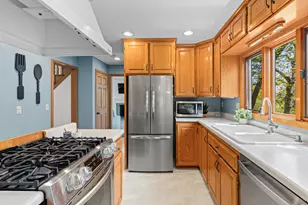 6903 Rosemary Rd, Eden Prairie, MN 55346 - Photo 10