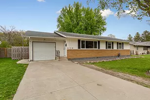 410 Murray St, Owatonna, MN 55060 - Photo 2