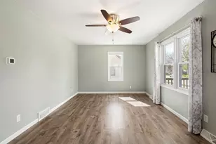 2110 E Oakland Ave, Austin, MN 55912 - Photo 6