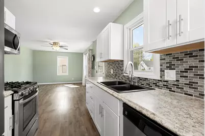 2110 E Oakland Avenue, Austin, MN 55912 - Photo 2