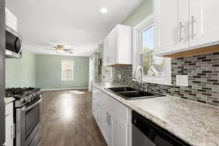 2110 E Oakland Ave, Austin, MN 55912 - Photo 2