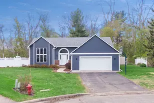 5323 Cedarwood Ct, White Bear Township, MN 55110 - Photo 2