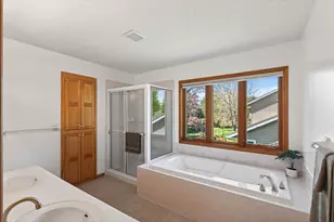 956 Trillium Ct, Eagan, MN 55123 - Photo 28