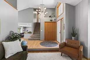 956 Trillium Ct, Eagan, MN 55123 - Photo 8