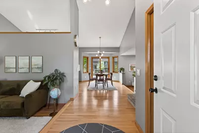 956 Trillium Court, Eagan, MN 55123 - Photo 4