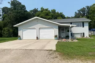 37488 320th St, Roseau, MN 56751 - Photo 1