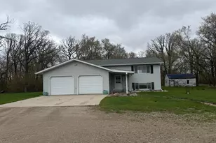 37488 320th St, Roseau, MN 56751 - Photo 2