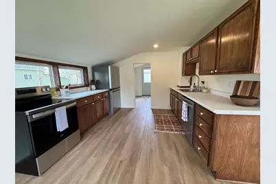 105 Commercial Avenue N, Sandstone, MN 55072 - Photo 2