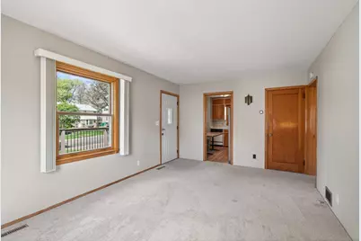 3735 Sumter Avenue S, Saint Louis Park, MN 55426 - Photo 6