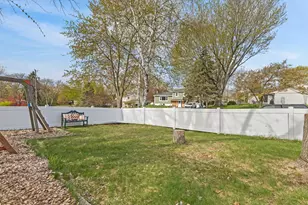 8845 23rd Ave N, Golden Valley, MN 55427 - Photo 36