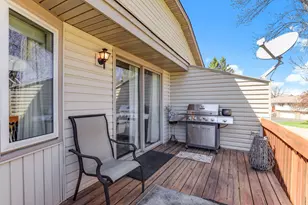 5653 Chatsworth St N, Shoreview, MN 55126 - Photo 34