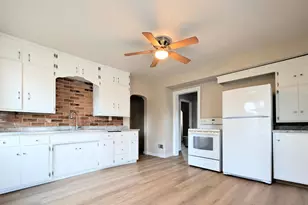 406 4th St SW, Montgomery, MN 56069 - Photo 2