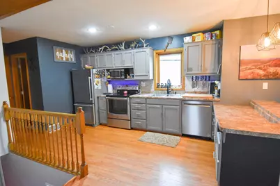 226 Kneale Avenue S, Thief River Falls, MN 56701 - Photo 4