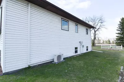 245 E Pleasant Avenue, Warren, MN 56762 - Photo 26