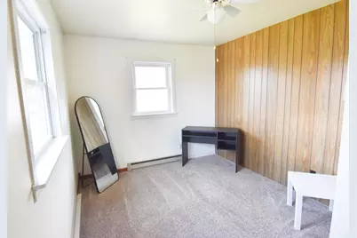 245 E Pleasant Avenue, Warren, MN 56762 - Photo 14