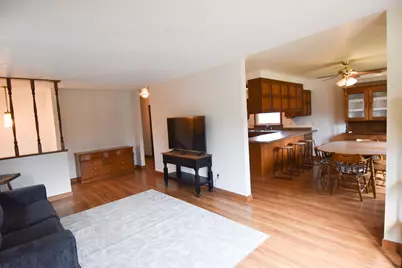 245 E Pleasant Avenue, Warren, MN 56762 - Photo 4
