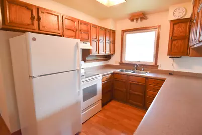245 E Pleasant Avenue, Warren, MN 56762 - Photo 8