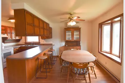 245 E Pleasant Avenue, Warren, MN 56762 - Photo 6
