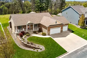 847 Golfview Ave, Zumbrota, MN 55992 - Photo 2
