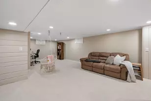 1917 Dixon Dr, Bloomington, MN 55431 - Photo 32