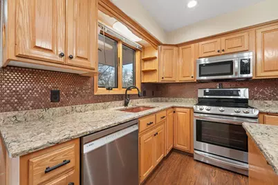 15221 Crestview Lane, Minnetonka, MN 55345 - Photo 8