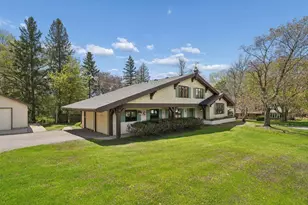 15221 Crestview Ln, Minnetonka, MN 55345 - Photo 2
