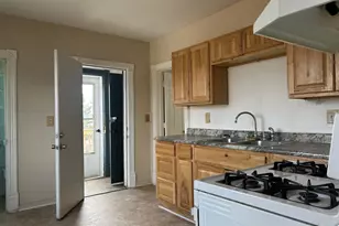 1302 W 1st St, Duluth, MN 55806 - Photo 2