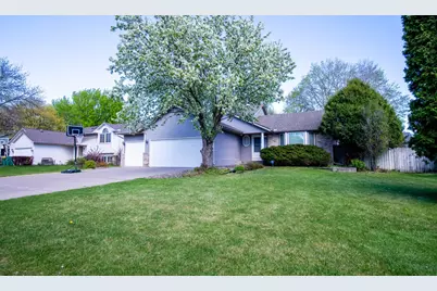 9136 Georgia Avenue N, Brooklyn Park, MN 55445 - Photo 2