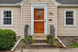 752 Hoyt Ave W, Saint Paul, MN 55117 - Photo 2