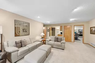 9009 Sutton Dr, Eden Prairie, MN 55347 - Photo 34