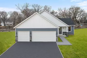 13 Kodiak Ct, North Mankato, MN 56003 - Photo 2