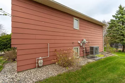 1224 N Marien Street, Fergus Falls, MN 56537 - Photo 8