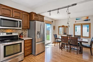 810 10th Ave SE, Austin, MN 55912 - Photo 12