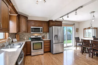 810 10th Avenue SE, Austin, MN 55912 - Photo 14